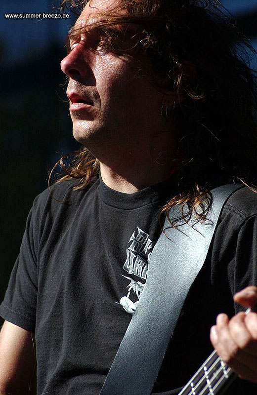 Bild eines Mitglieds der Band God Dethroned beim Live Auftritt auf dem Summer Breeze 2003.